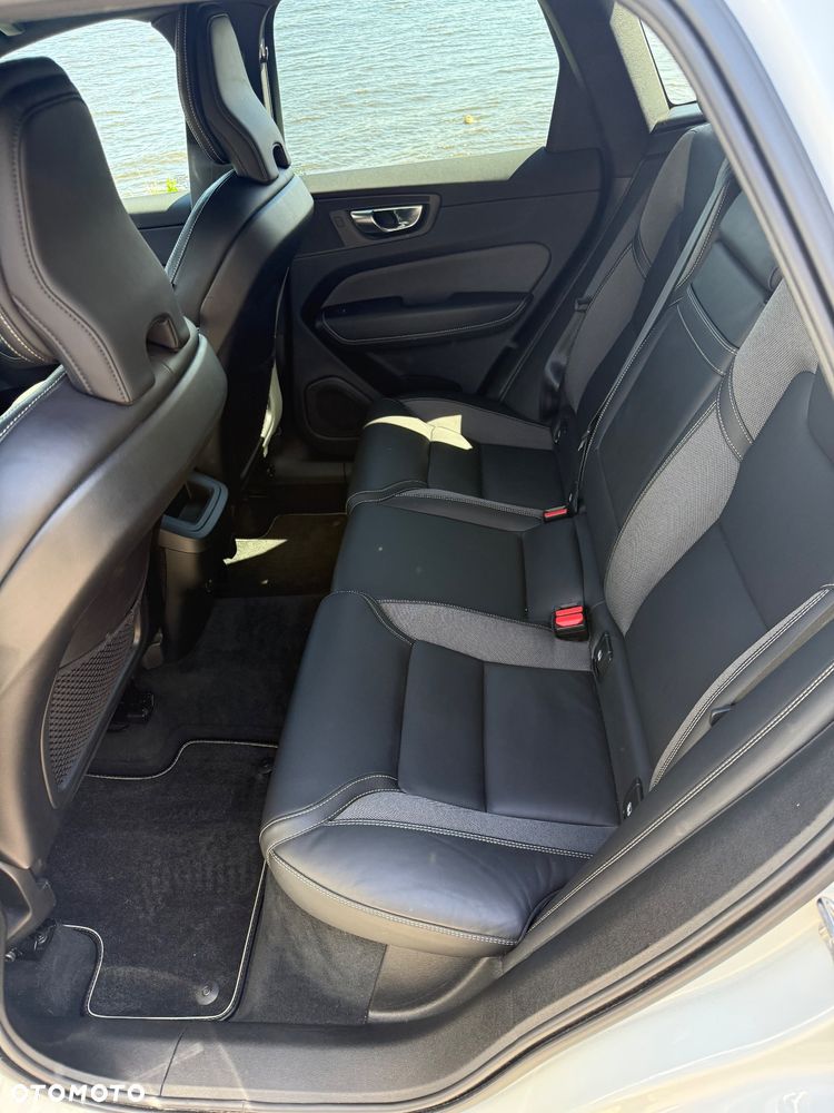 Volvo XC 60 D4 SCR Momentum - 9