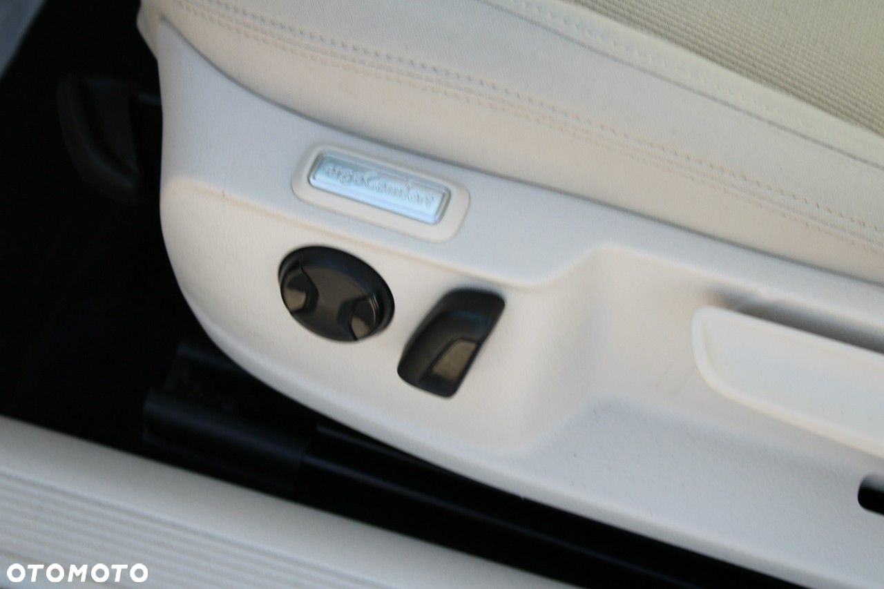 Volkswagen Passat - 18