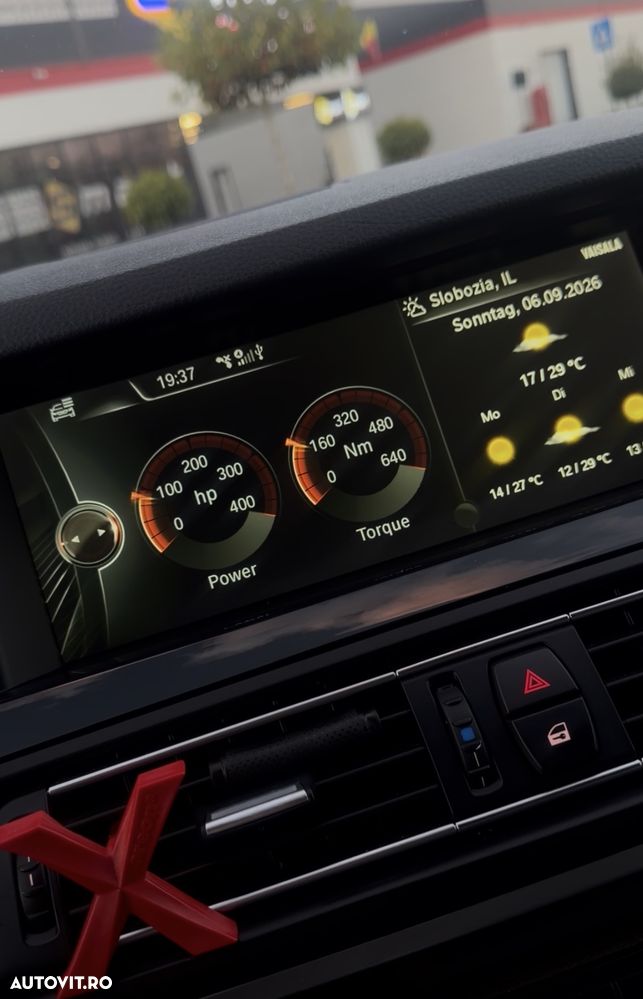 BMW Seria 5 530d xDrive AT - 31