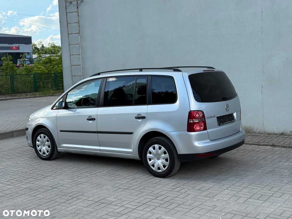 Volkswagen Touran 1.6 Welcome - 12