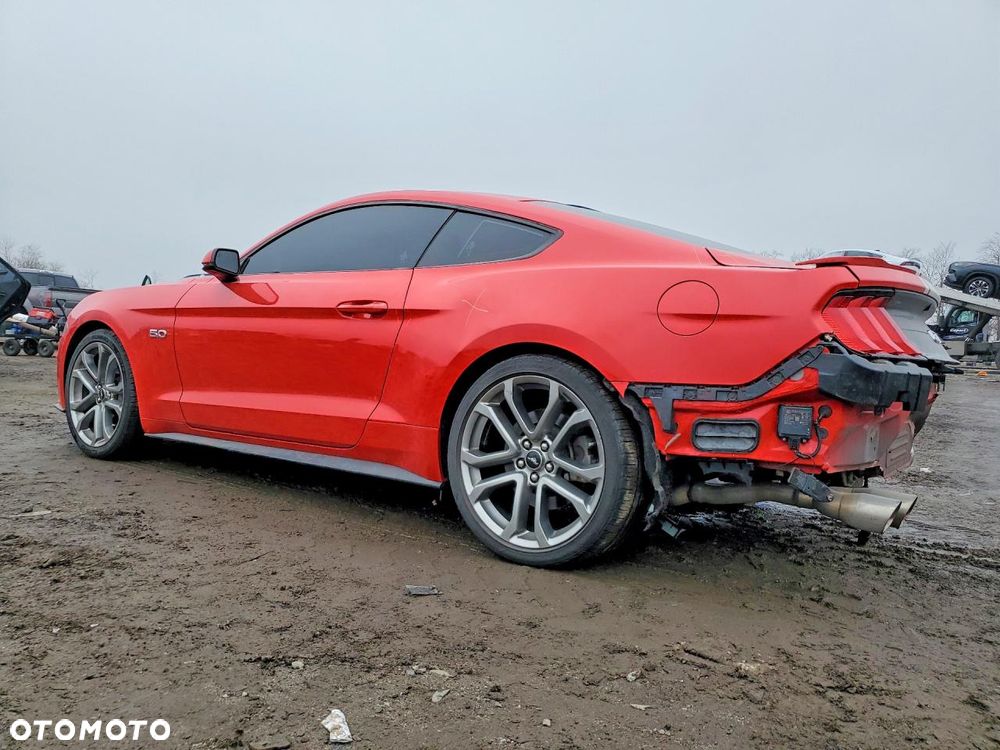 Ford Mustang 5.0 V8 GT - 2