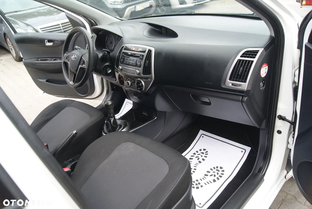Hyundai i20 1.2 Intro Edition - 16