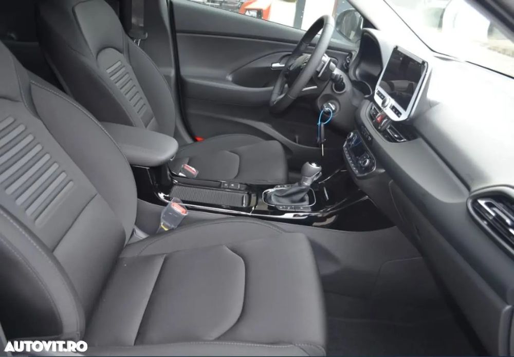 Hyundai i30 1.5 T-GDI 140CP 7DCT MHEV Highway - 11