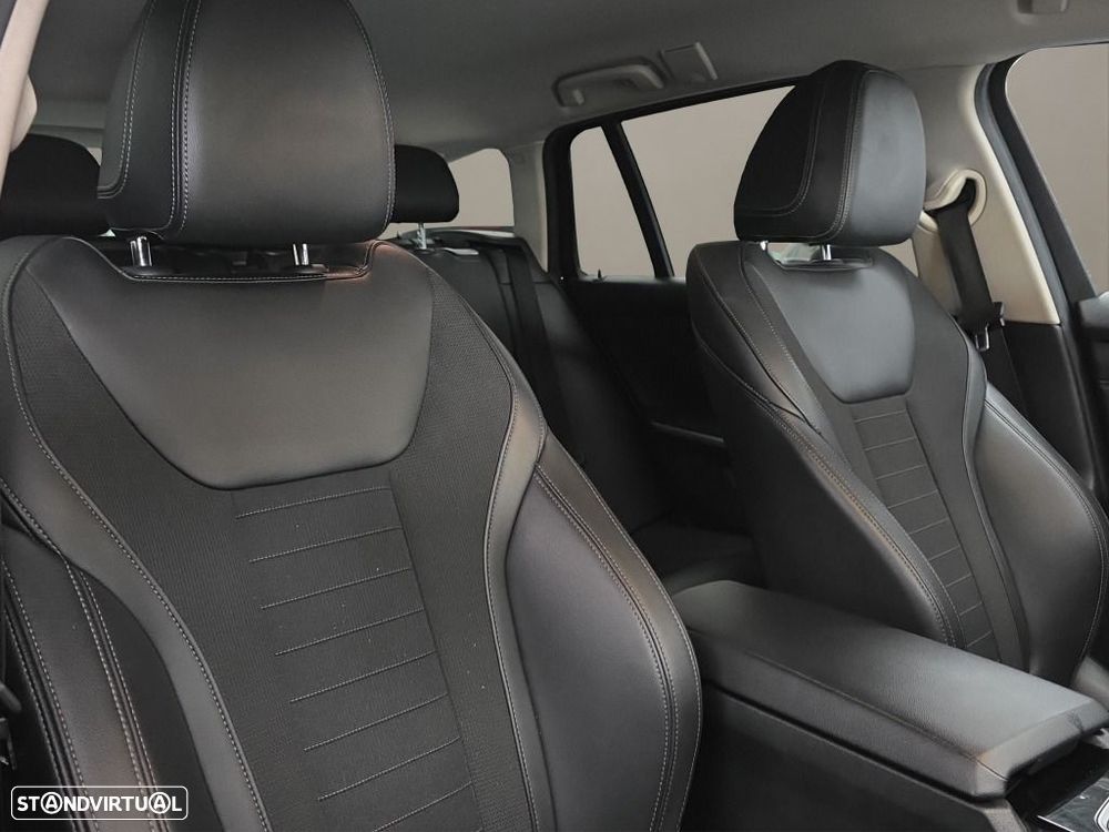 BMW 318 d Line Sport Auto — fotografia 14