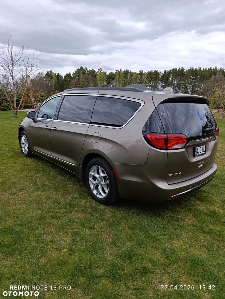 Chrysler Pacifica - 3