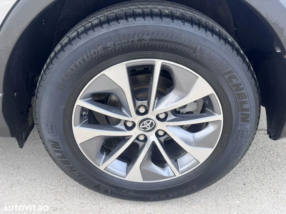 Toyota RAV4 - 29