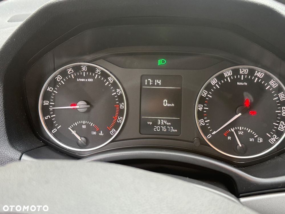 Skoda Octavia 1.6 TDI Ambiente - 10