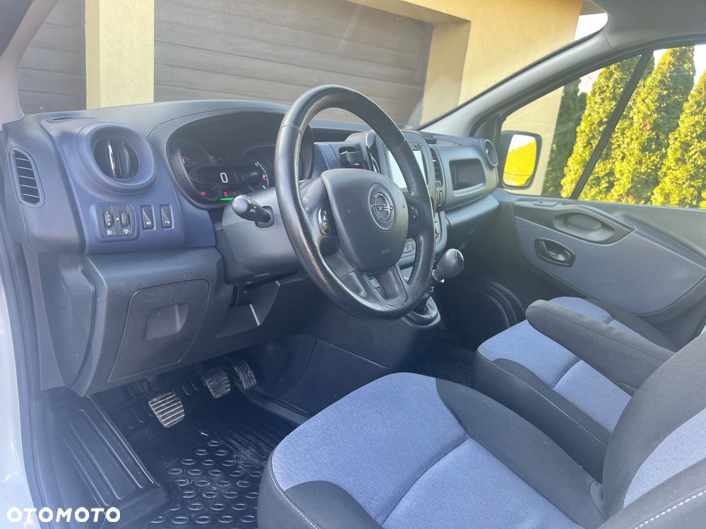 Opel Vivaro - 24