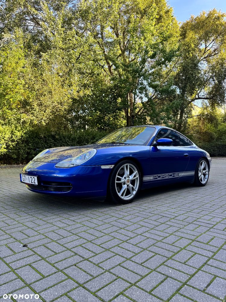 Porsche 911 Carrera - 4