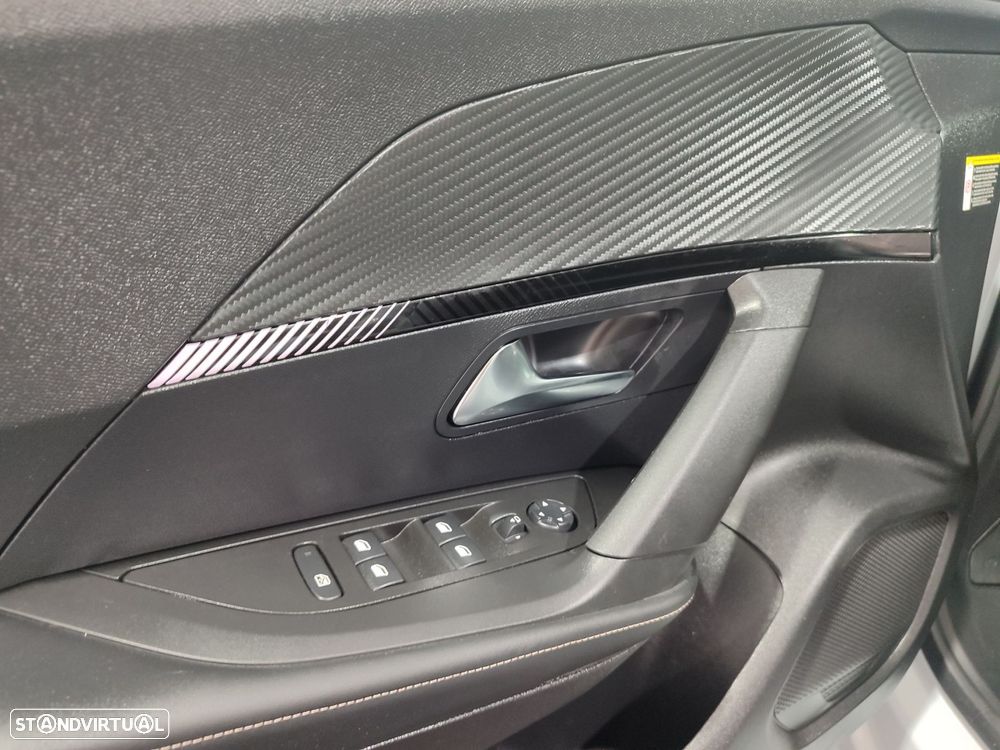 Peugeot 2008 1.2 Hybrid Allure e-DCS6 - 36