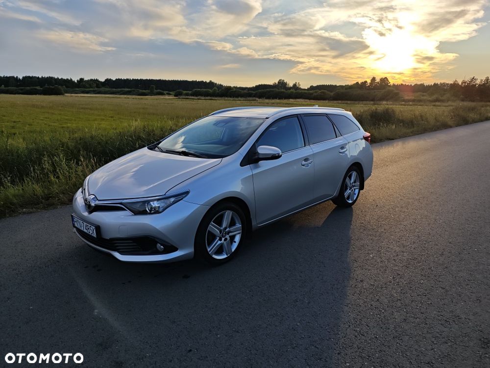Toyota Auris - 1