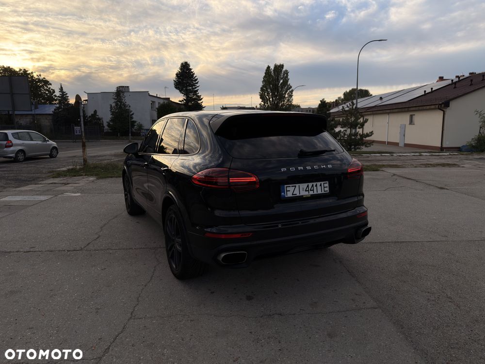 Porsche Cayenne Platinum Edition - 13