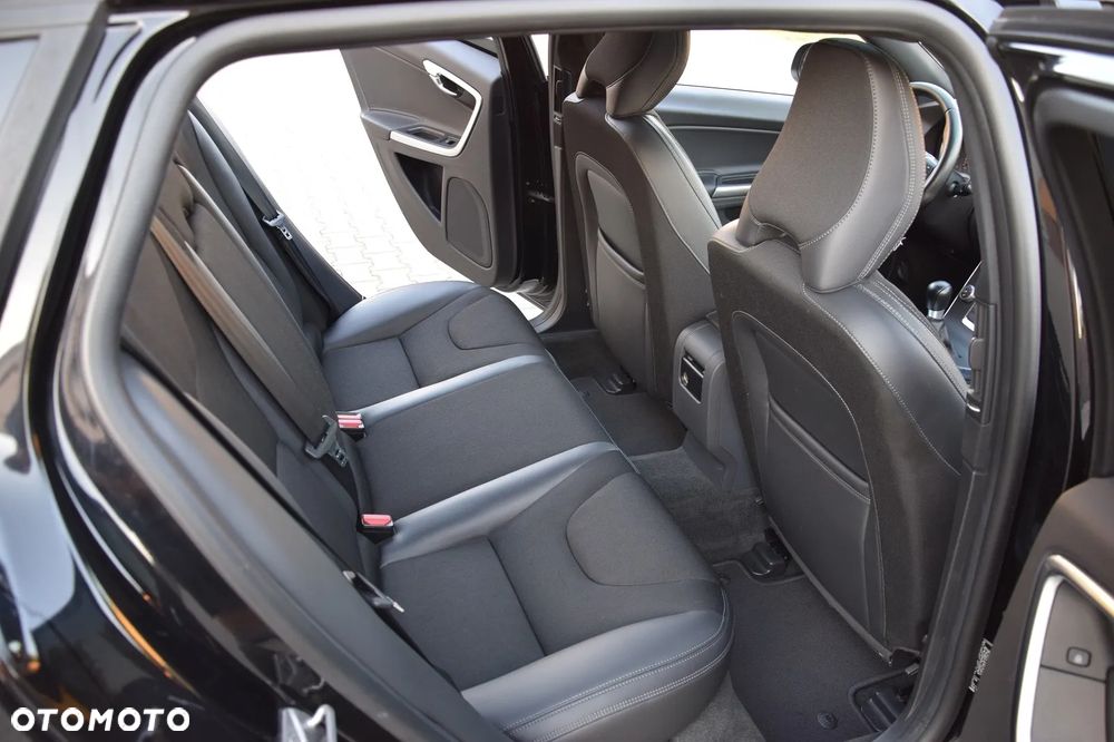 Volvo V60 D4 Edition Pro - 23