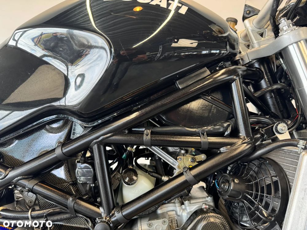 Ducati Monster - 12