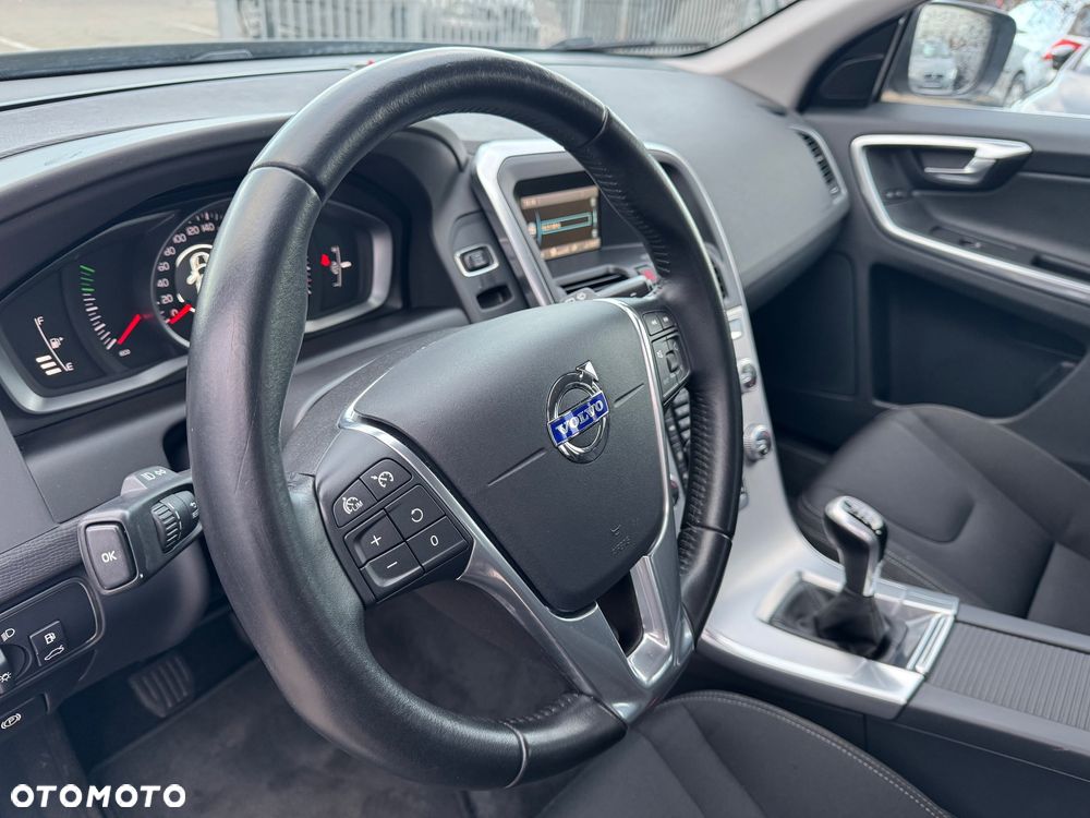 Volvo XC 60 D4 Momentum - 26