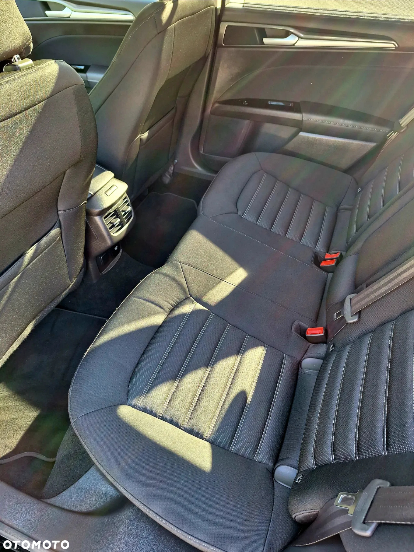 Ford Mondeo 2.0 EcoBlue Titanium - 21