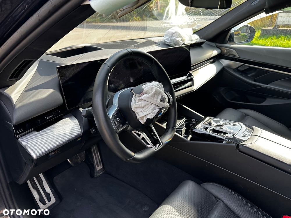 BMW Seria 5 520d xDrive mHEV M Sport - 11