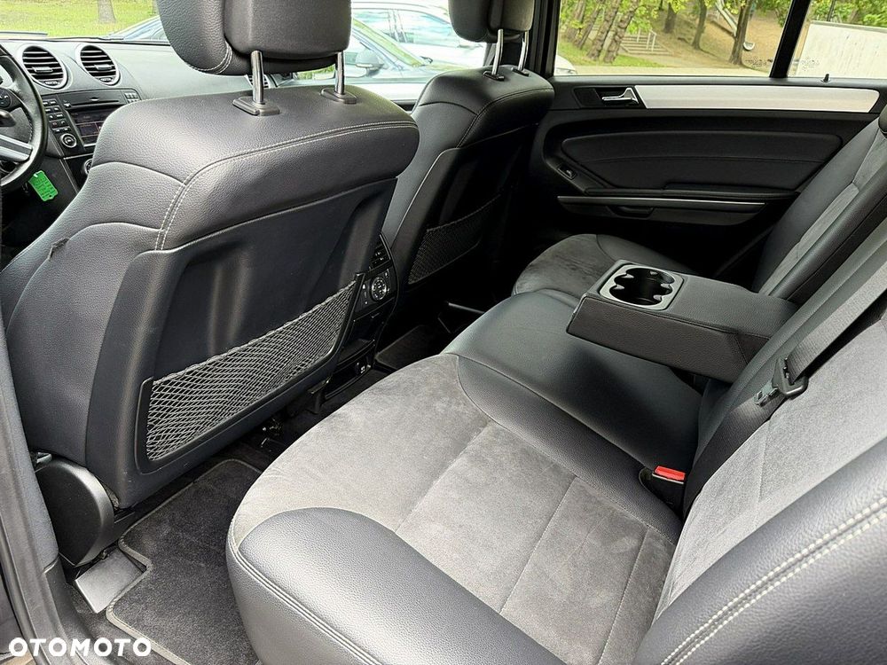 Mercedes-Benz ML - 12