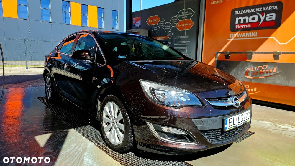 Opel Astra 1.4 T Essentia - 6