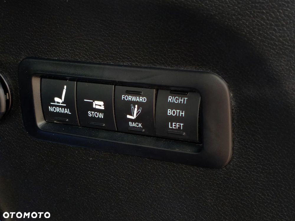 Chrysler Pacifica - 15