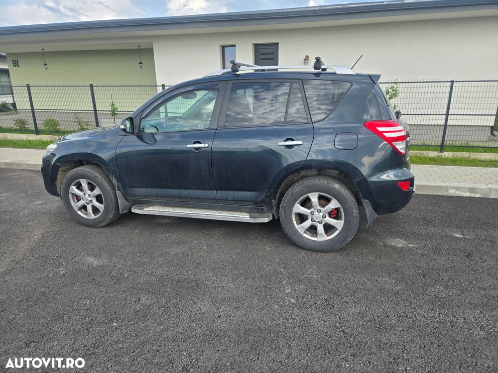 Toyota RAV4 2.2 D-4D Luxury - 4