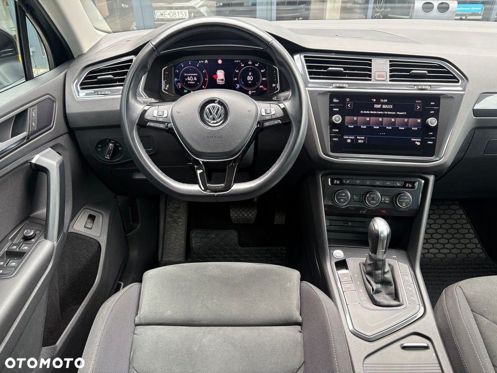 Volkswagen Tiguan - 11