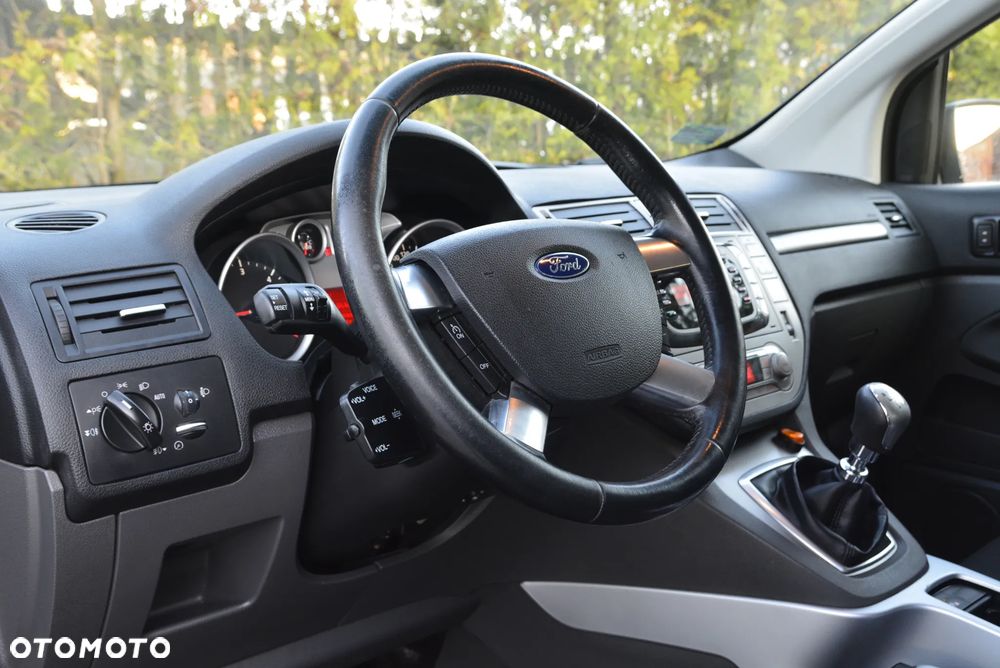 Ford Kuga 2.0 TDCi Titanium - 8