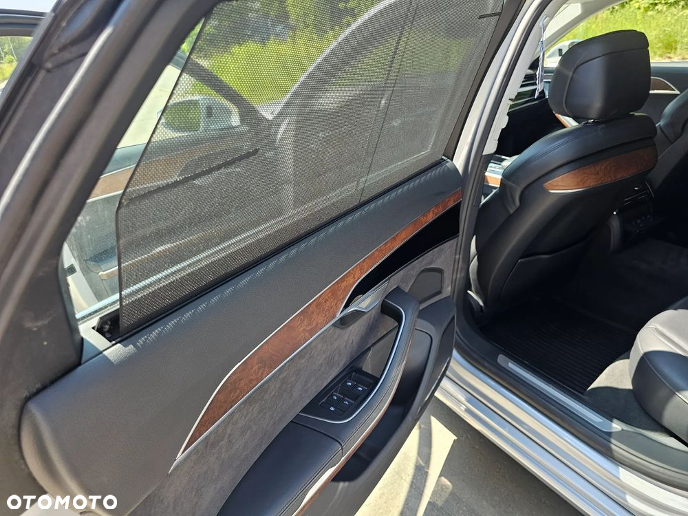 Audi A8 L 55 TFSI mHEV Quattro Tiptr - 11