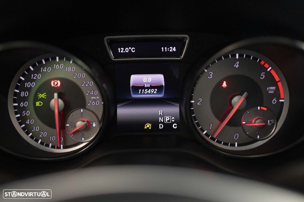 Mercedes-Benz CLA 200 d Shooting Brake AMG Line Aut. - 36