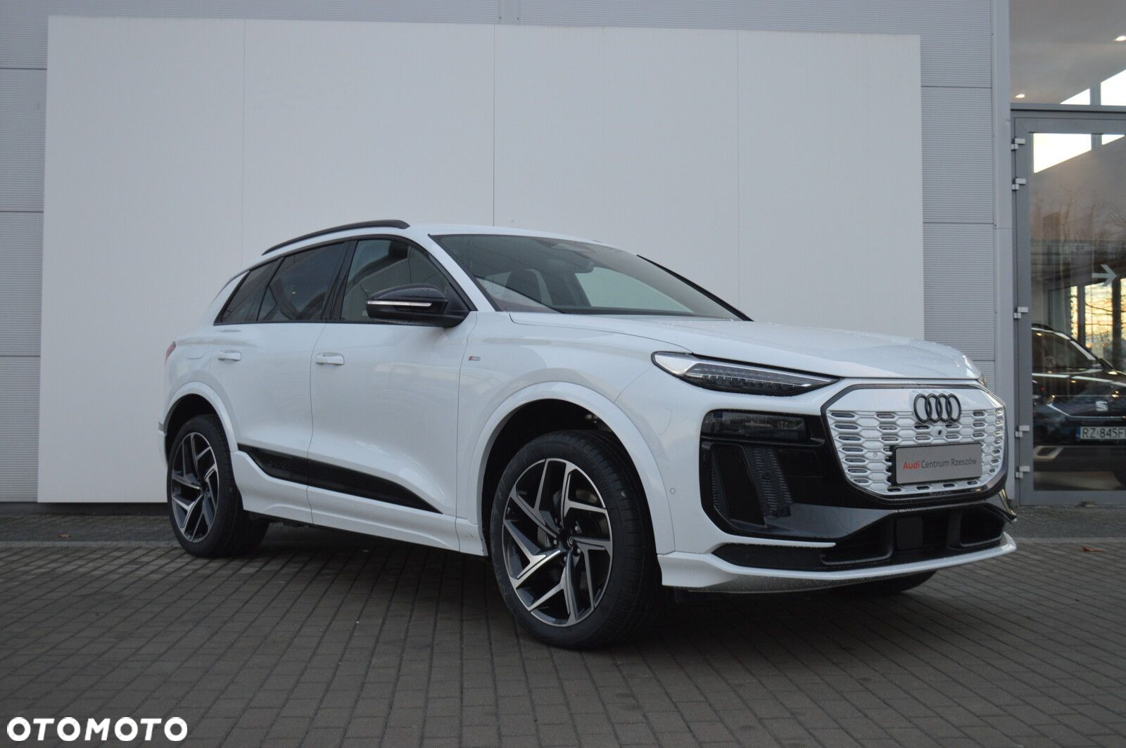 Audi Q6 e-tron - 7
