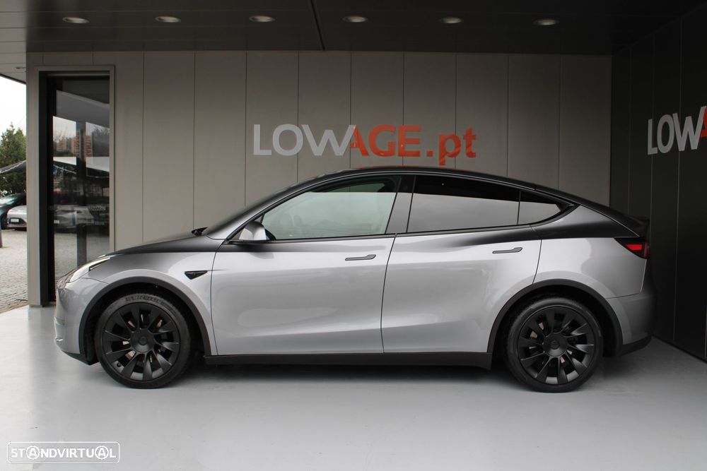 Tesla Model Y Long Range Dual Motor AWD - 17