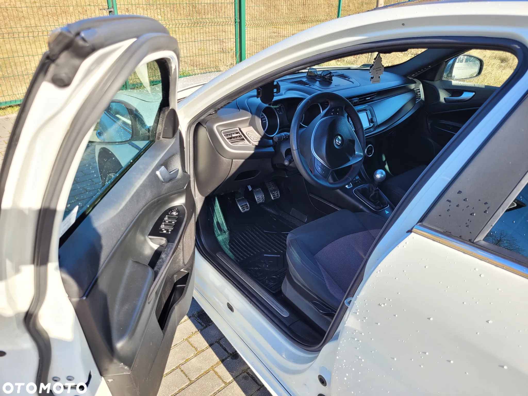 Alfa Romeo Giulietta 1.6 JTDM Distinctive - 34