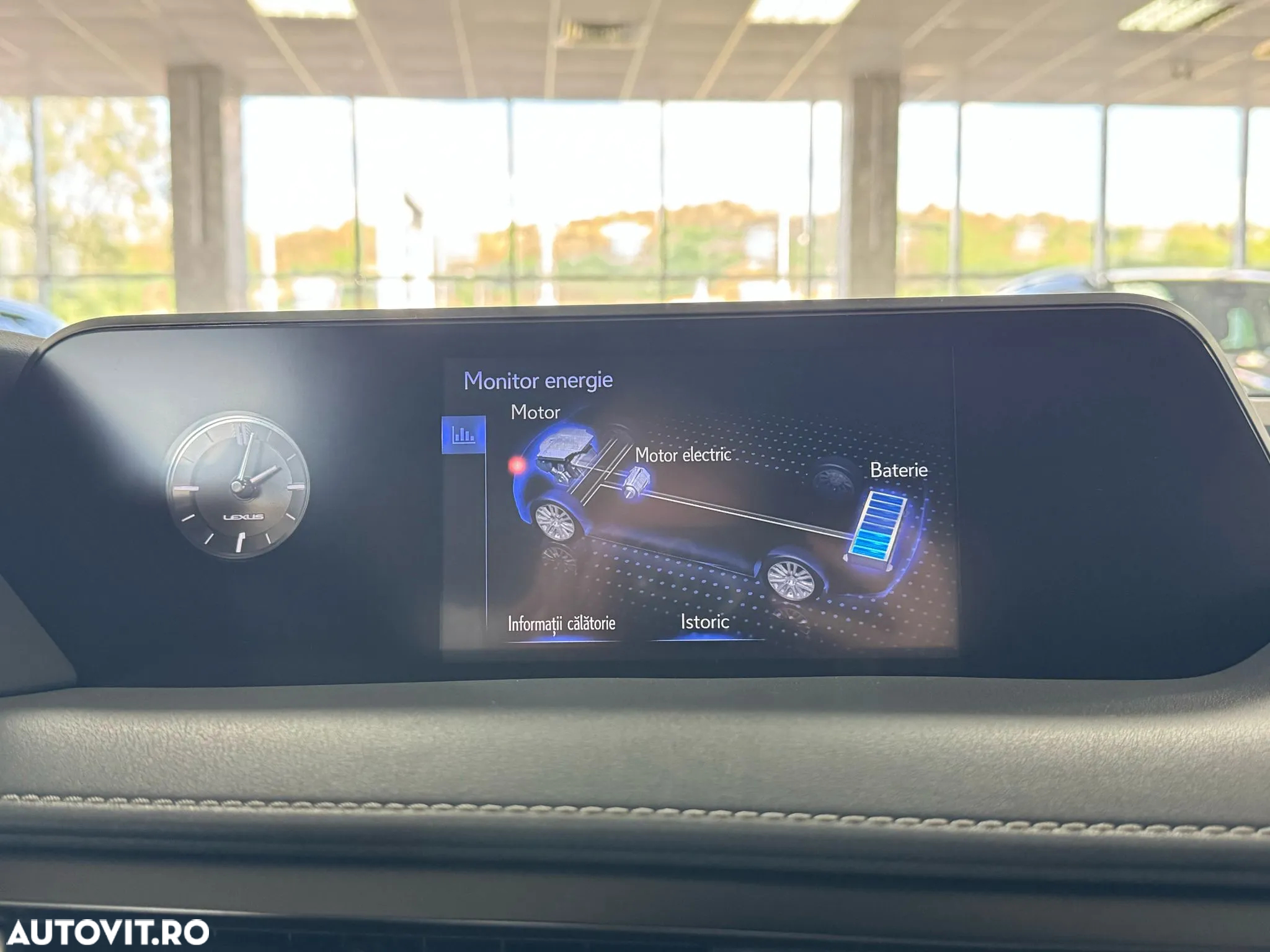 Lexus UX 250h 2.0L HEV 20H- (178 HP) 4X4 CVT F Sport - 35