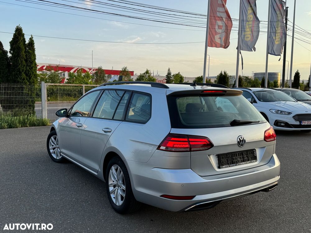 Volkswagen Golf 2.0 TDI SCR DSG Comfortline - 20