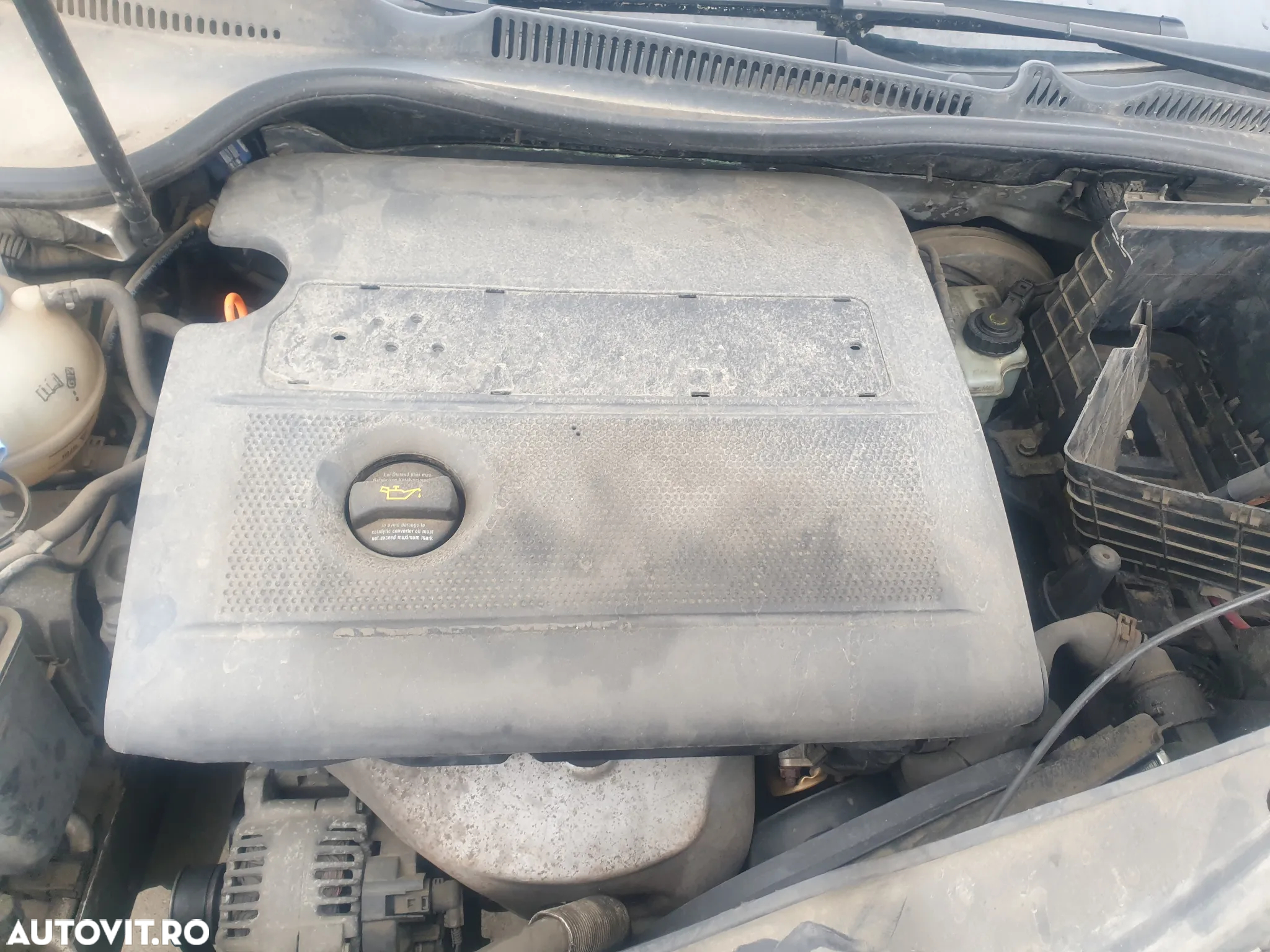 Dezmembrez Volkswagen  Golf  5 1.4 tipul BCA - 2