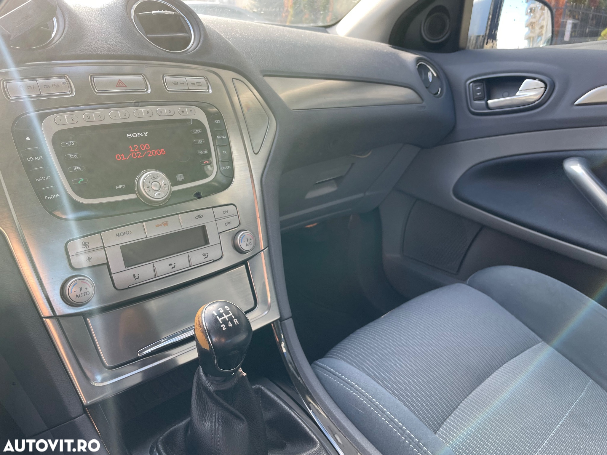 Ford Mondeo - 17
