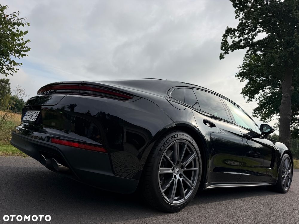 Porsche Panamera 4 - 30