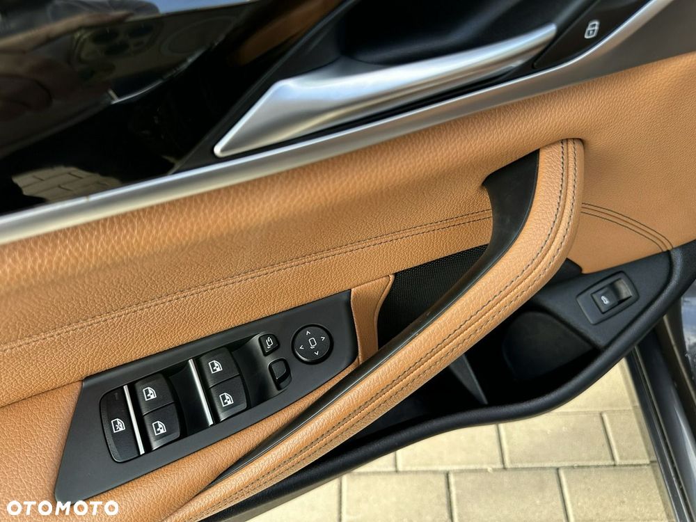 BMW Seria 5 520d xDrive - 31