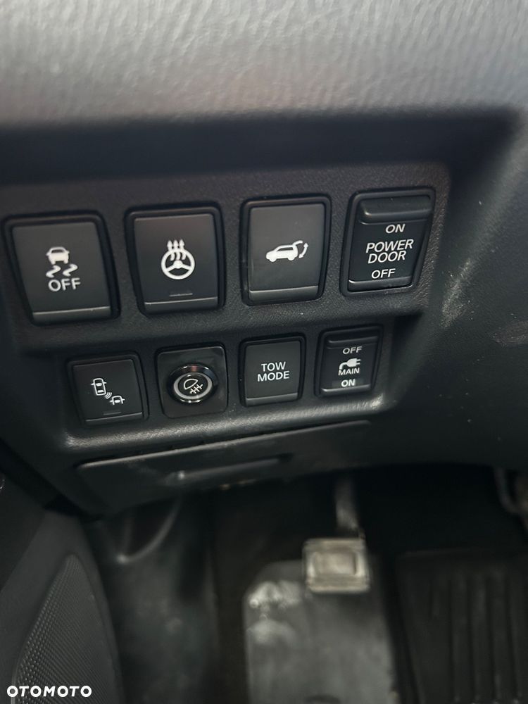 Nissan Pathfinder - 21