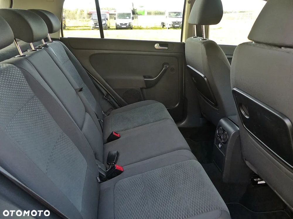 Volkswagen Golf Plus 2.0 TDI Comfortline - 23