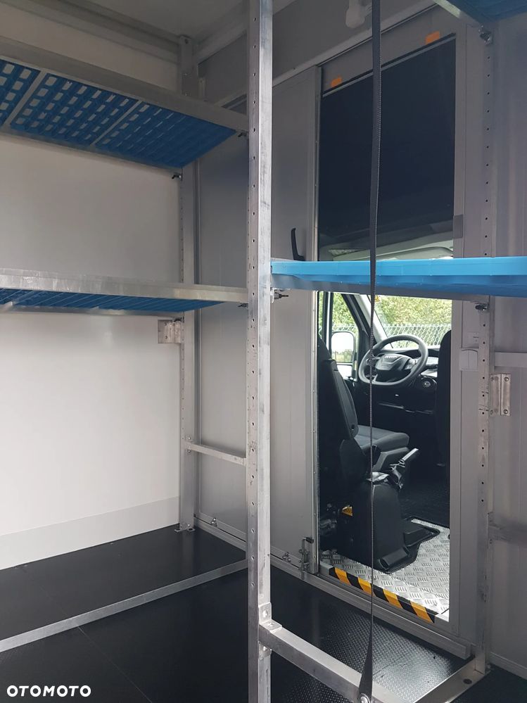 Iveco DAILY KONTENER NISKOPODŁOGOWY 4,43x2,23x2,42 SKLEP FOODTRUCK BAR KLIMA KONIOWÓZ KAMPER - 31