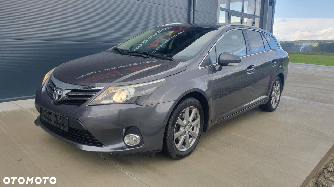 Toyota Avensis 2.0 D-4D Premium - 2