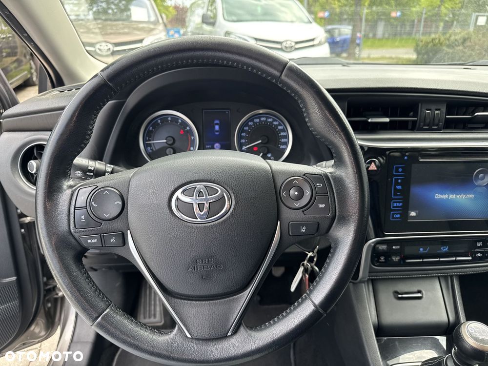 Toyota Corolla 1.6 Comfort - 16
