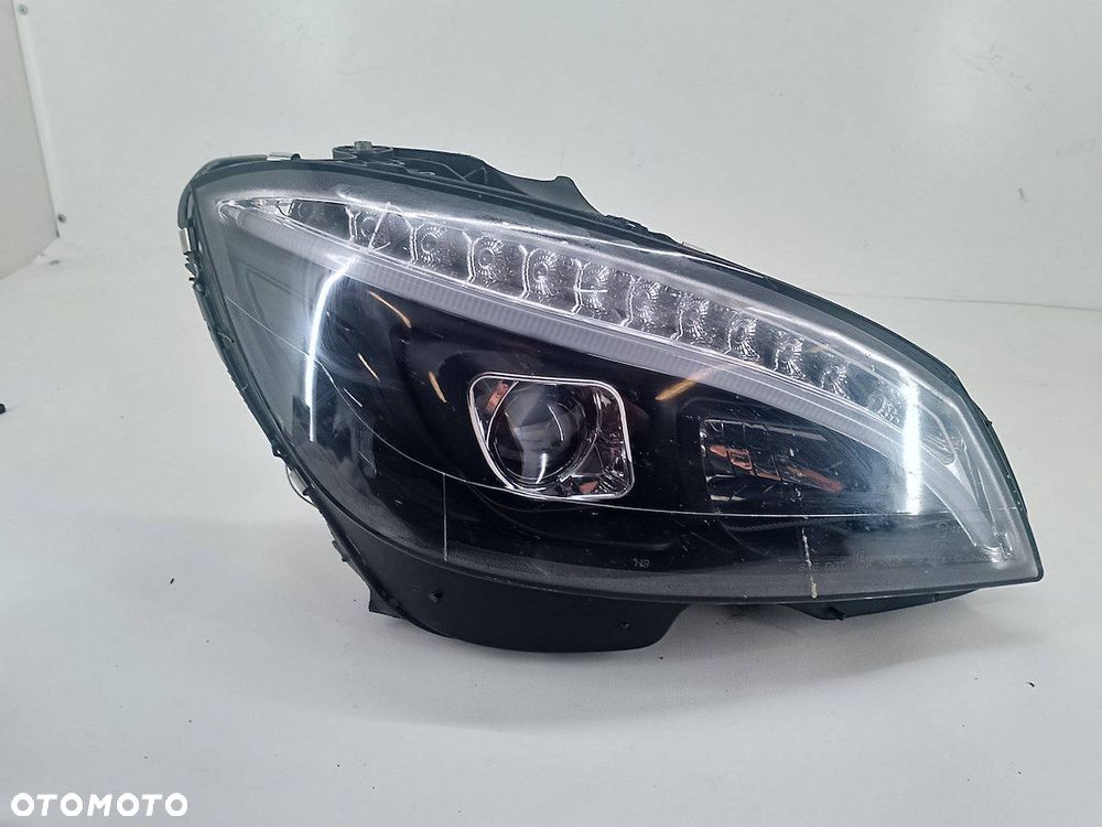 LAMPA PRZÓD PRAWA MERCEDES-BENZ KLASA C W204 2.2 CDI SEDAN - 4