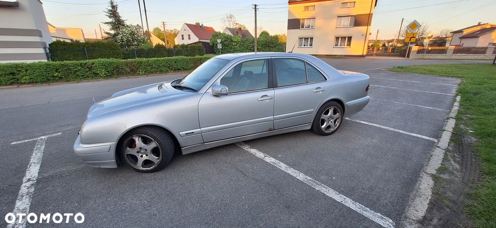 Mercedes-Benz Klasa E - 2