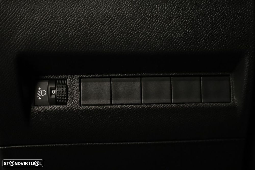 Peugeot 2008 1.2 PureTech Allure - 20