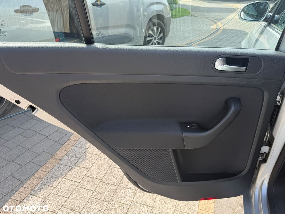 Volkswagen Golf Plus - 17