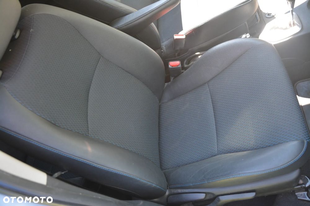 Toyota Yaris Hybrid 100 Dynamic - 12