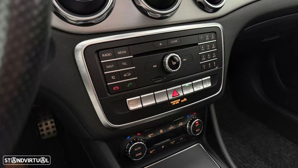 Mercedes-Benz GLA 250 4-Matic AMG Line - 29