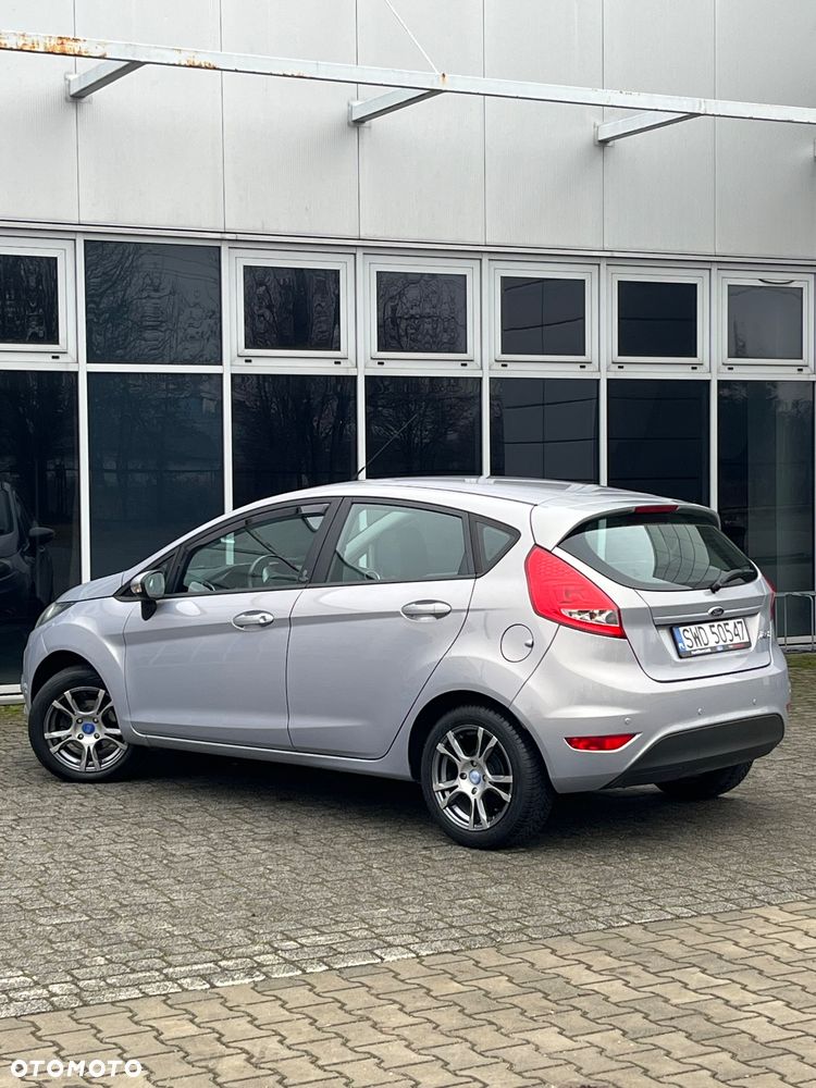 Ford Fiesta 1.4 Autom Champions Edition - 21